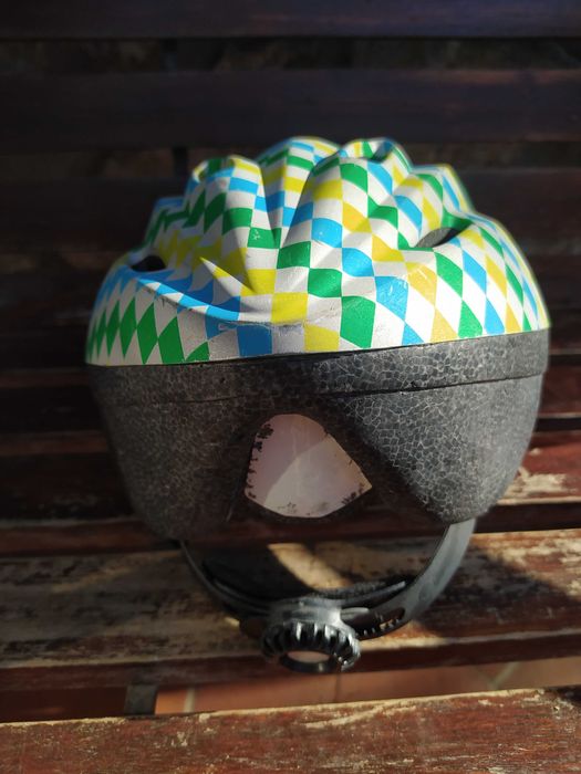 Cadeira Criança Bicicleta Polisport 22Kg e Capacete Istmagical