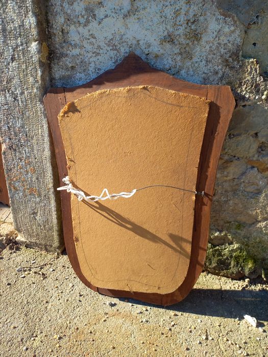 Espelho antigo com moldura em madeira