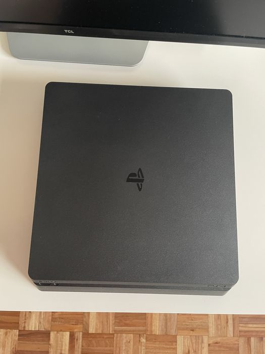 Playstation 4 + comando e HDD