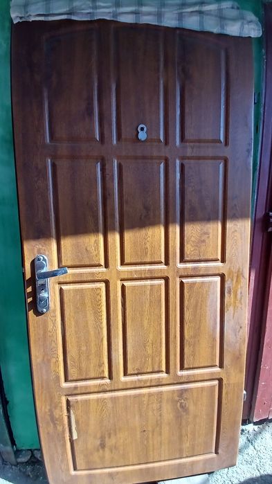 Двері вхідні б/у