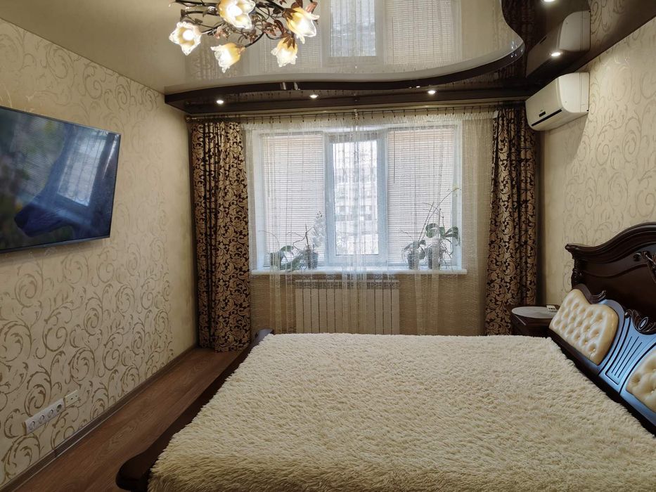 Квартира посуточно  Запорожье,    ЖД вокзал,  7 больница.  Новострой