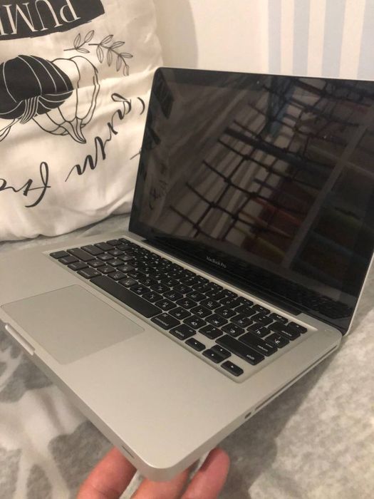 Macbook pro 2.9GHz intel Core i7 DDR 8gb