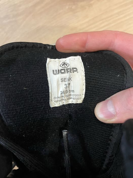 Damskie buty snowboardowe. Rozmiar 37