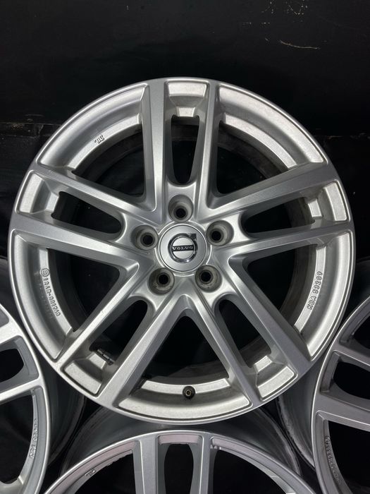 Диски R17 5x108 Et50.5 7.5J. Volvo XC60 XC40 XC70 V90 V70 V60 V40 Ford