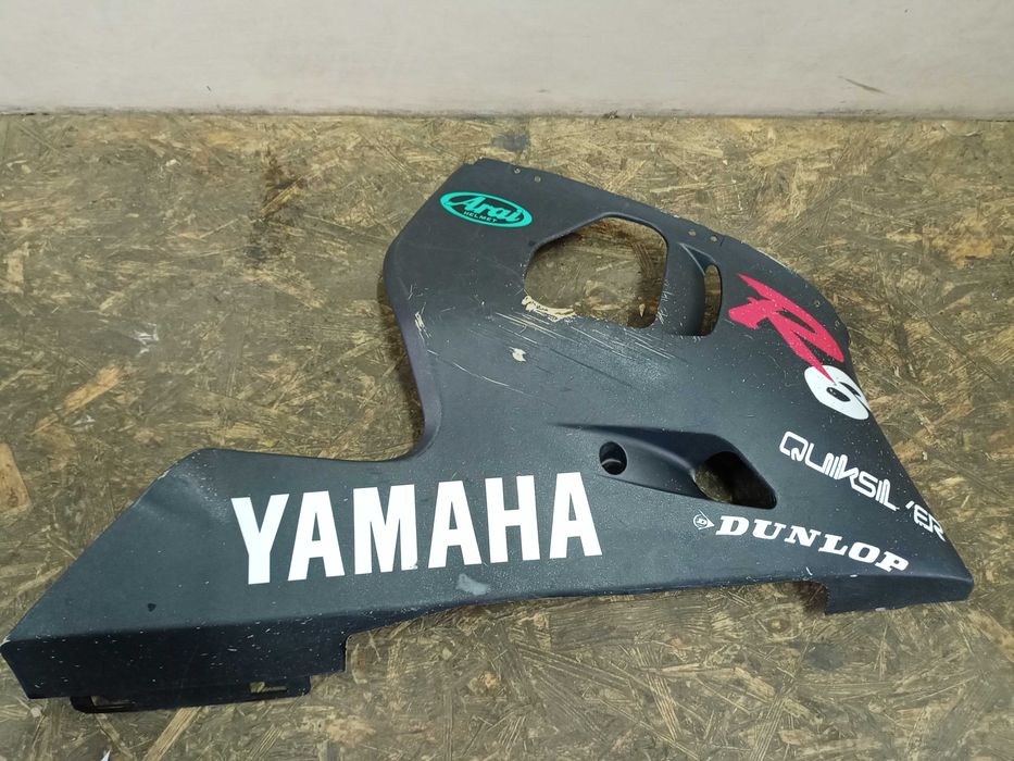 Yamaha YZF 600 R6 RJ03 pług prawy owiewka 99-03 oryginał przetarta