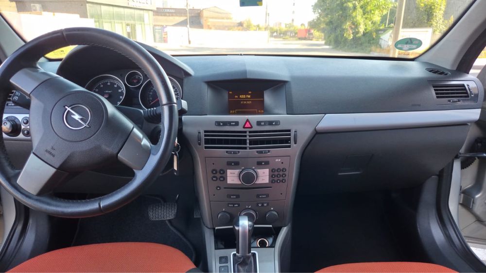 Автомобіль Opel Astra H