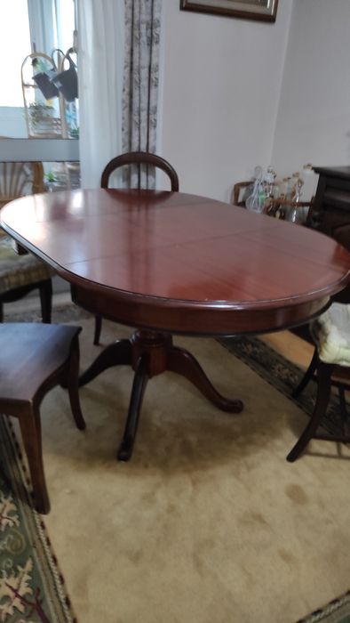 Mesa de jantar circular