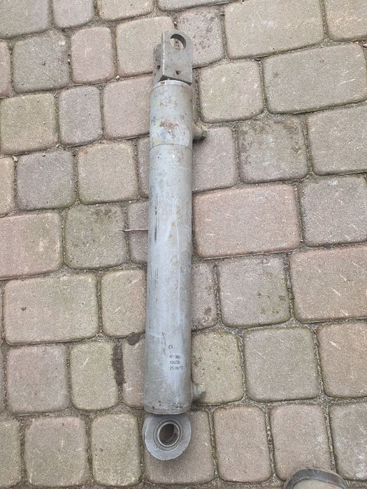 Siłownik hydrauliczny