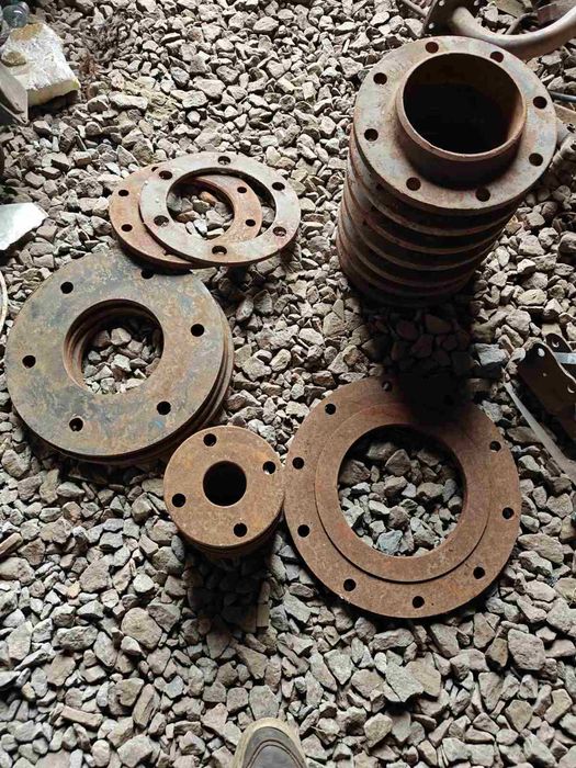 Фланцы стальные сантехнические  диаметр 100 И 150 мм