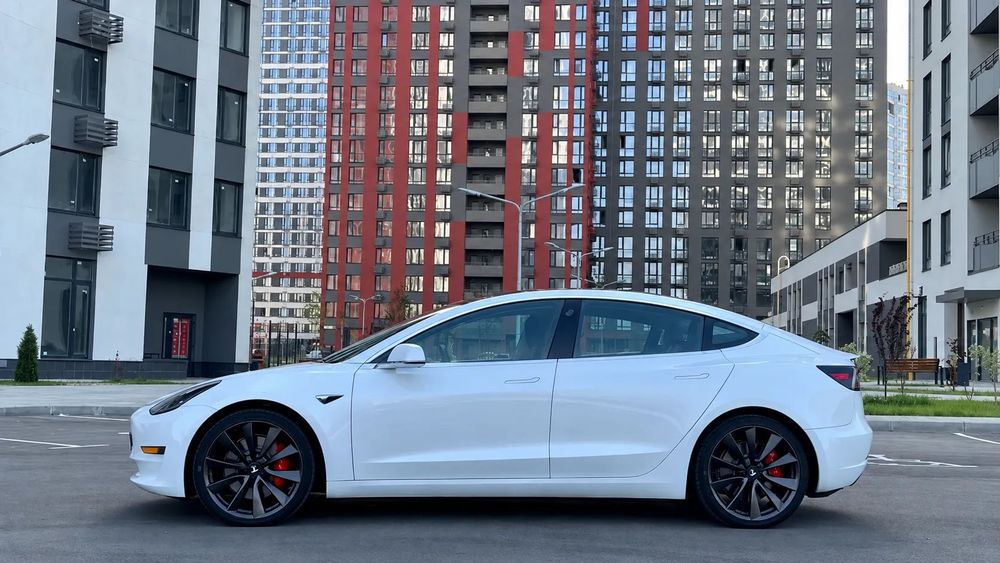 Tesla Model 3 Tesla Model 3 | 2018 | Dual Motor AWD | 75 kWh | Premium