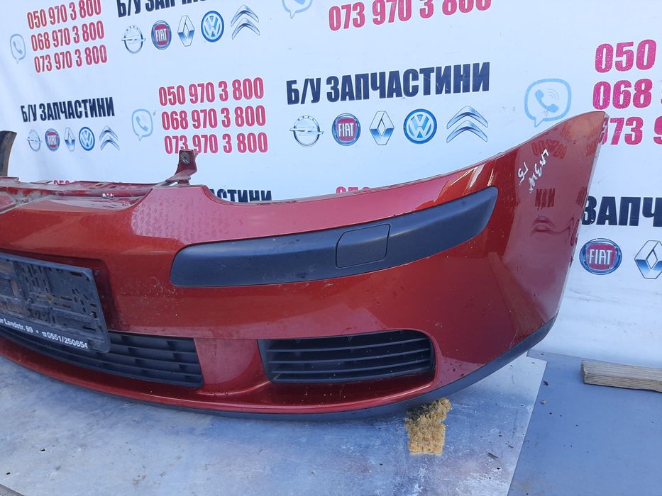 Бампер передній VW Golf 5 хечбек колір la3w