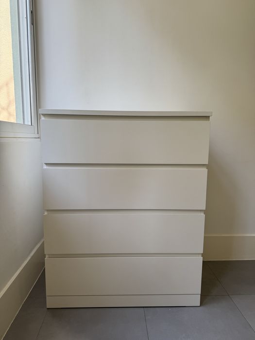 Cómoda IKEA c/ 4 gavetas