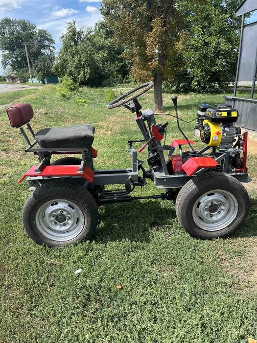 Продам міні іні трактор 4*4 .