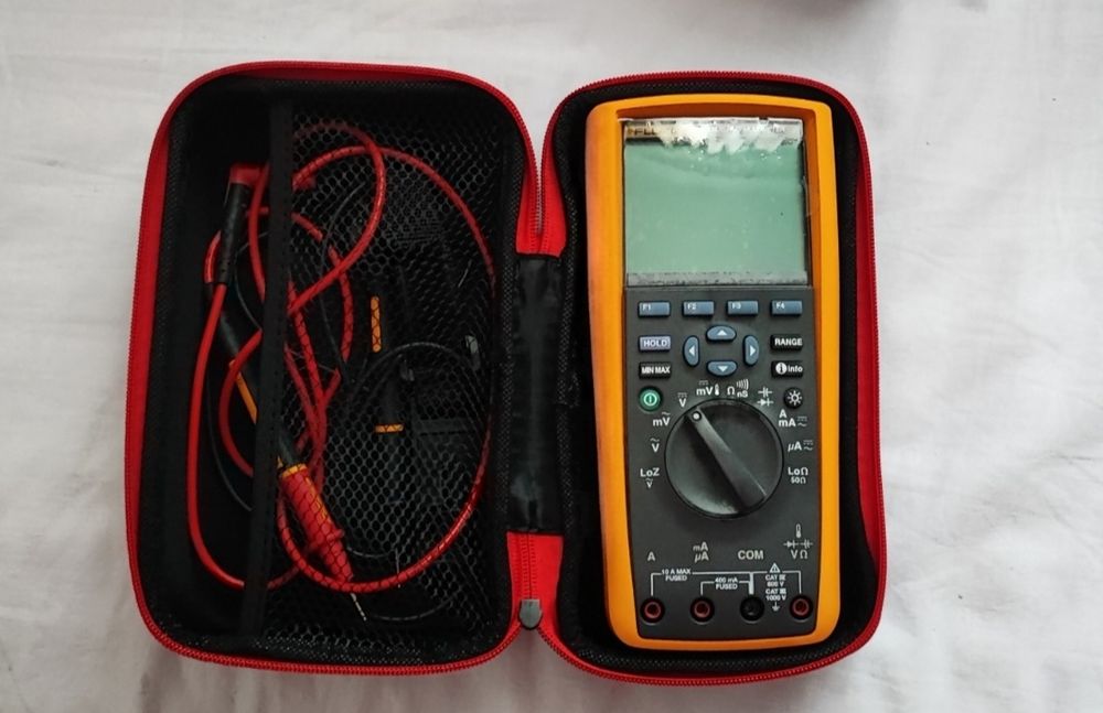 Мультиметр / тестер Fluke 289