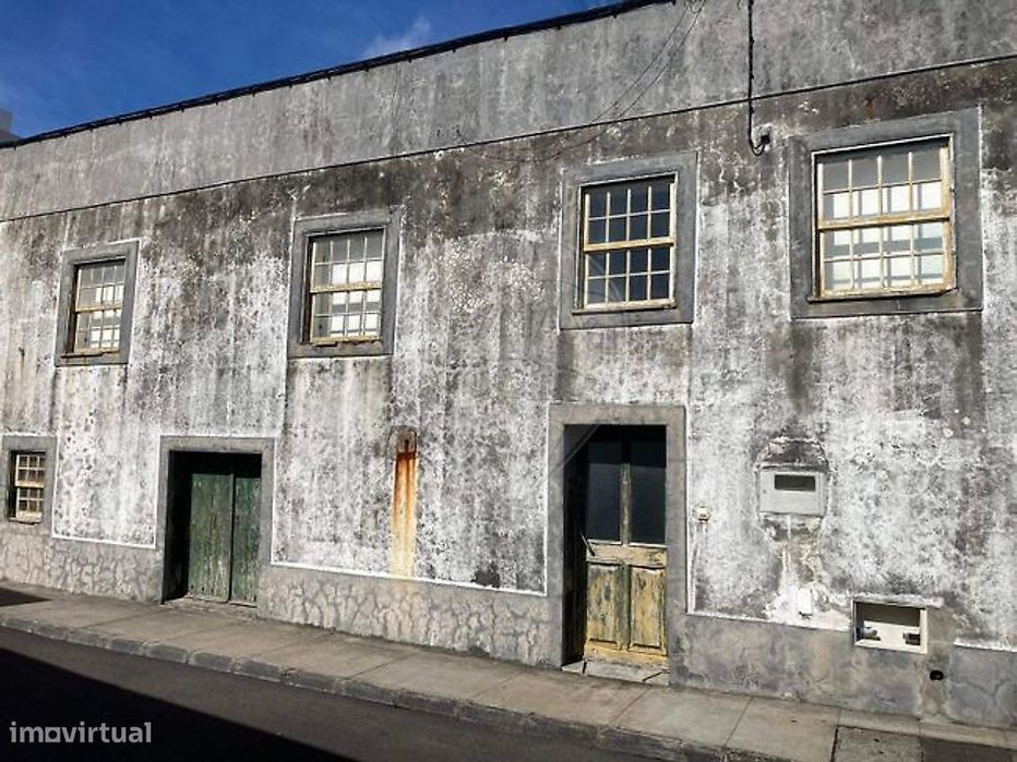 Moradia T5 para venda