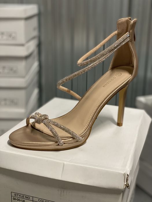 Sprzedam buty damskie hurtowo okazja.