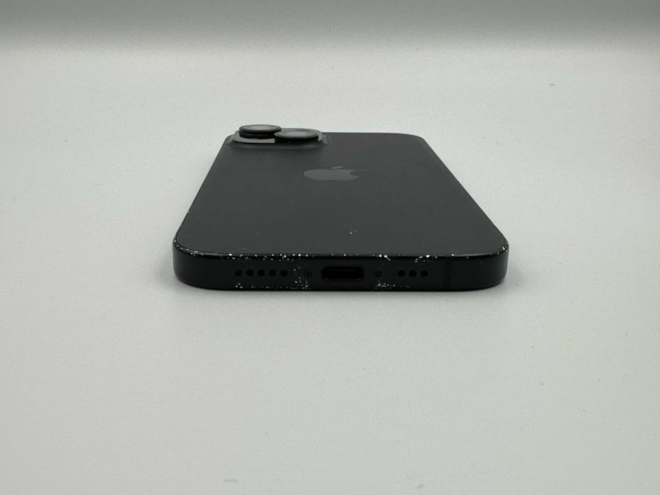 iPhone 15 + ładowarka i kabel