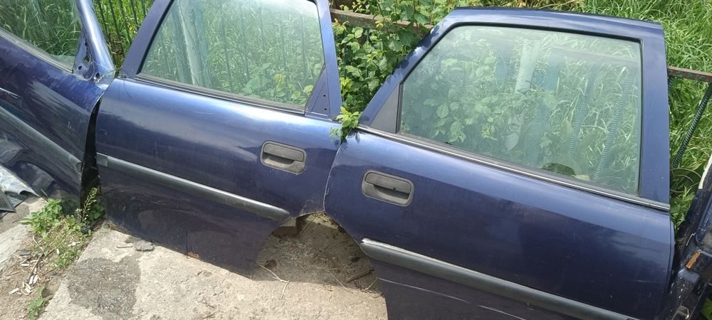 4 двері від автомобіля opel vektra b