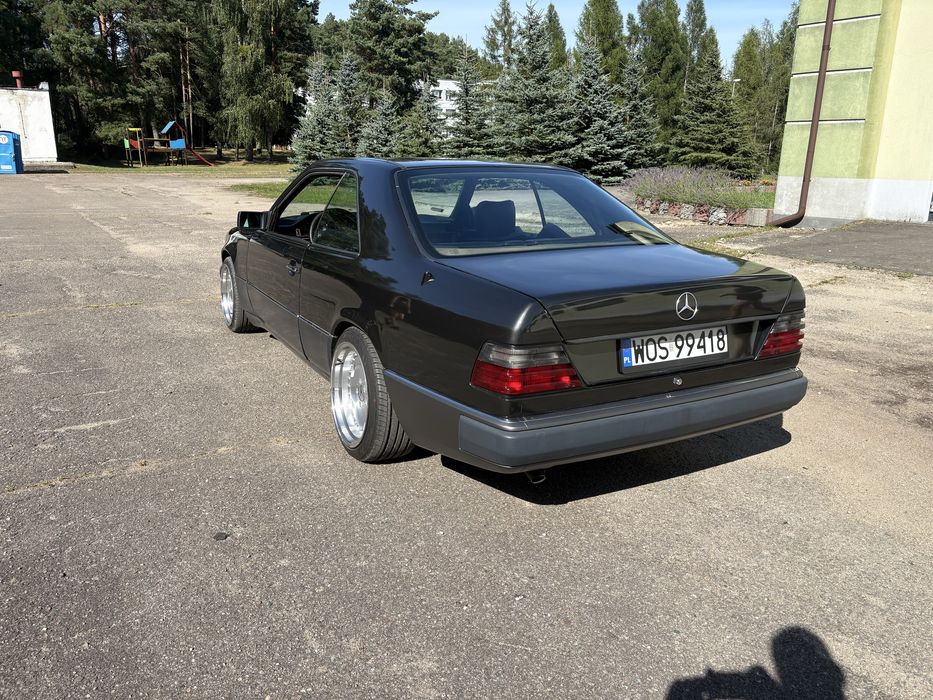 Mercedes-Benz W124 coupe