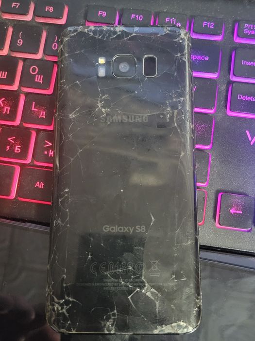 Самсунг s8 все працює