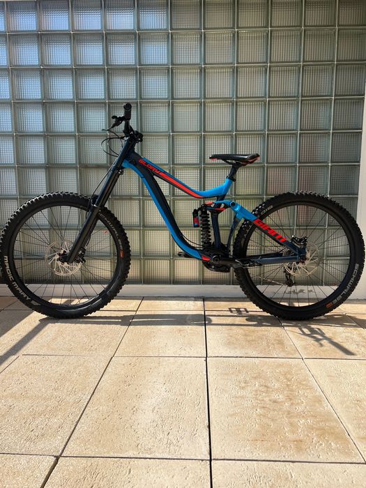 Giant Glory 27.5 Downhill