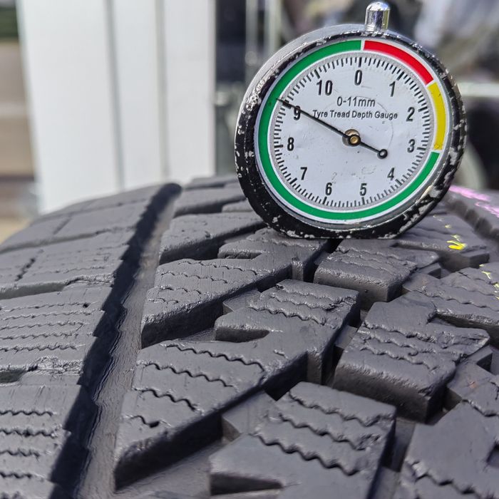 225/65R16C 112/110R Bridgestone Blizzak W810 pojedyncza  zimowa BUS