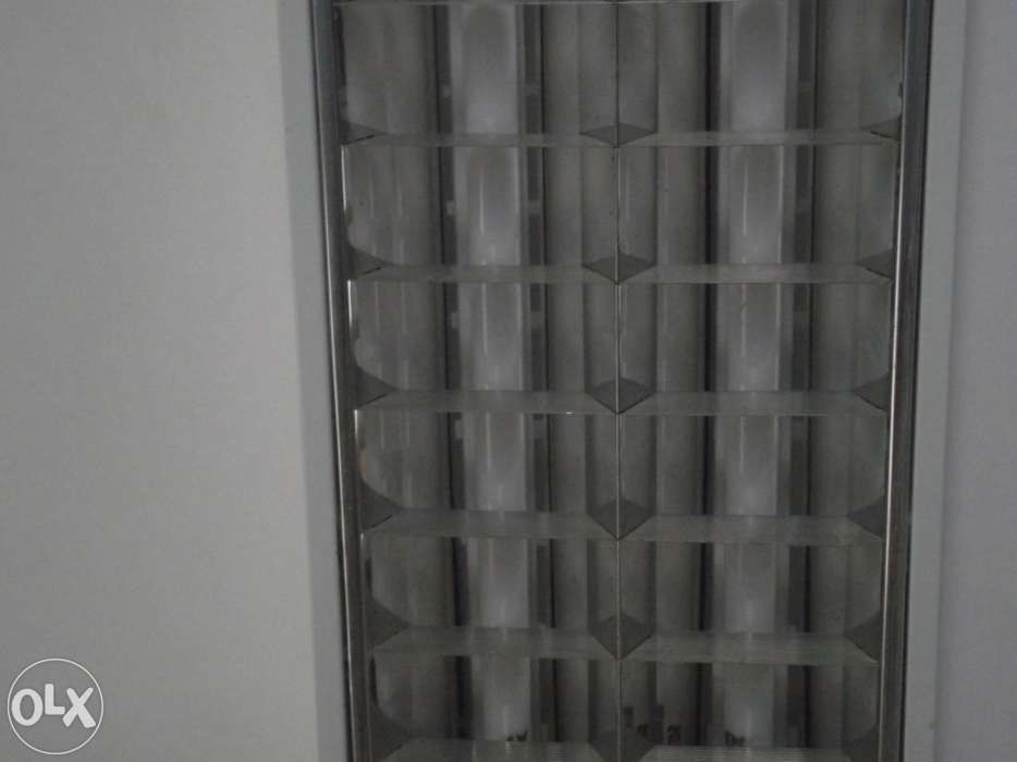 Candeeiro de teto - Armadura utilitária de grandes dimensões