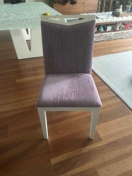 Vendo conjunto de jantar composto por 8 x cadeiras e uma base central.