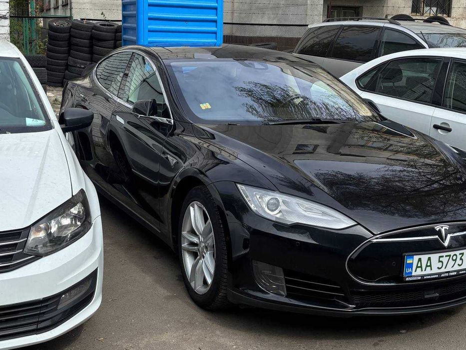 Оренда прокат Tesla Model S buisiness class 85Kw
