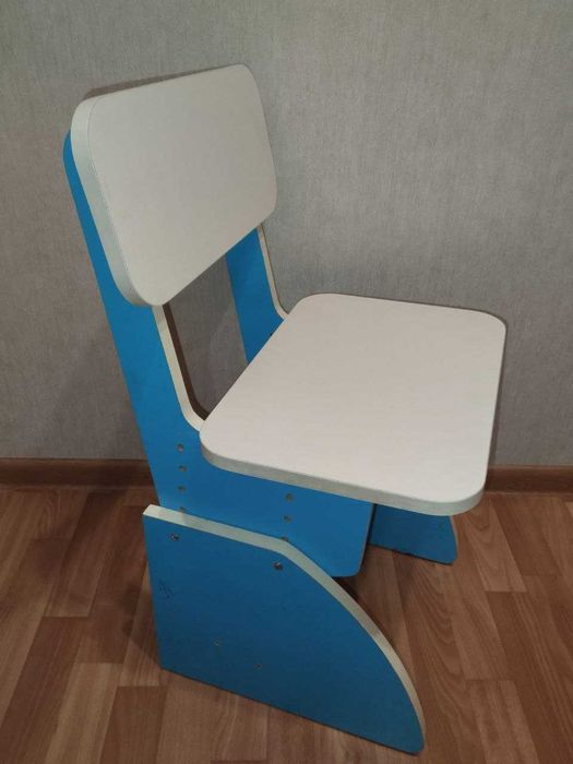 Дитячий стіл парта