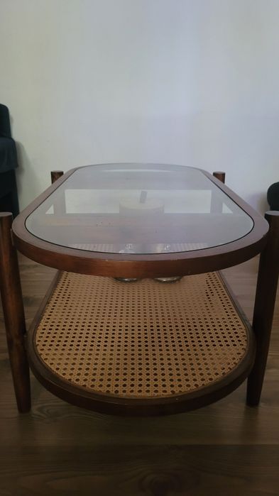 Stolik kawowy, drewniany z rattanem