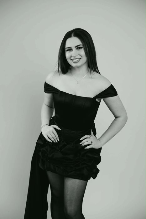 Чорна стильна корсетеа сукня в стилі Balykina з шлейфом