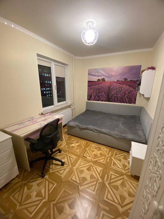 Продам 5 кімнатну квартиру. Район ДНС. Василя  Стуса