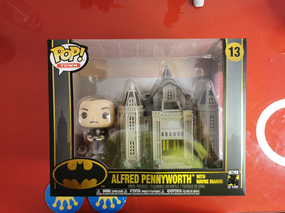 Funko Pop Alfred with Wayne Manor Batman