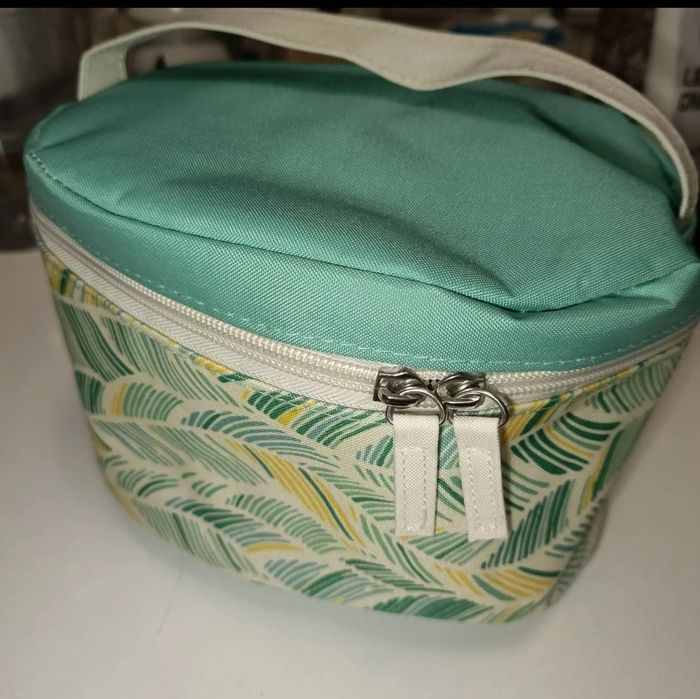 Nowa kosmetyczka kuferek Yves Rocher