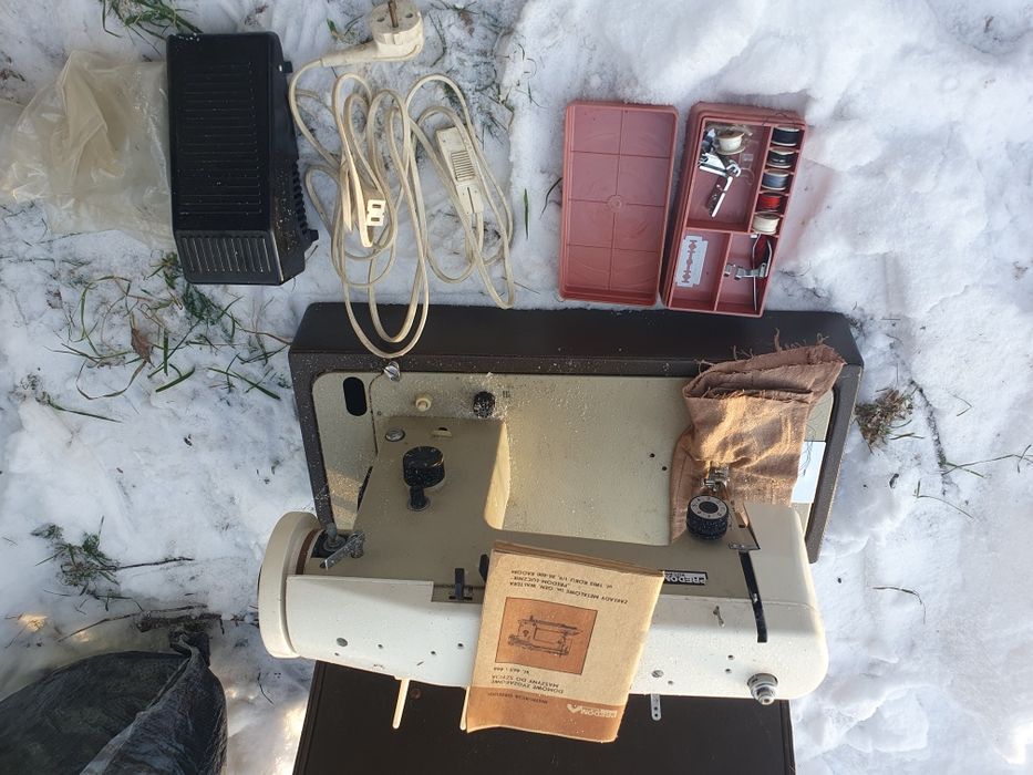 Maszyna do szycia Łucznik 466 komplet zestaw książka poradnik dodatki