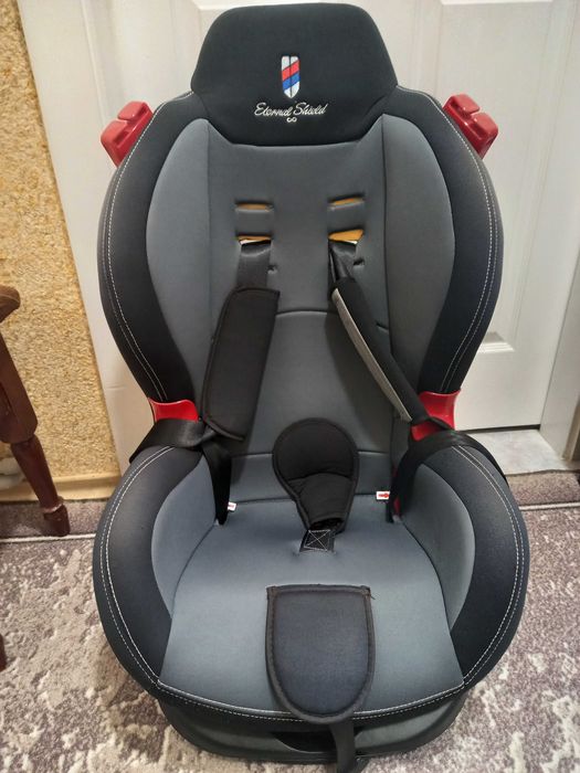 Дитяче автокрісло