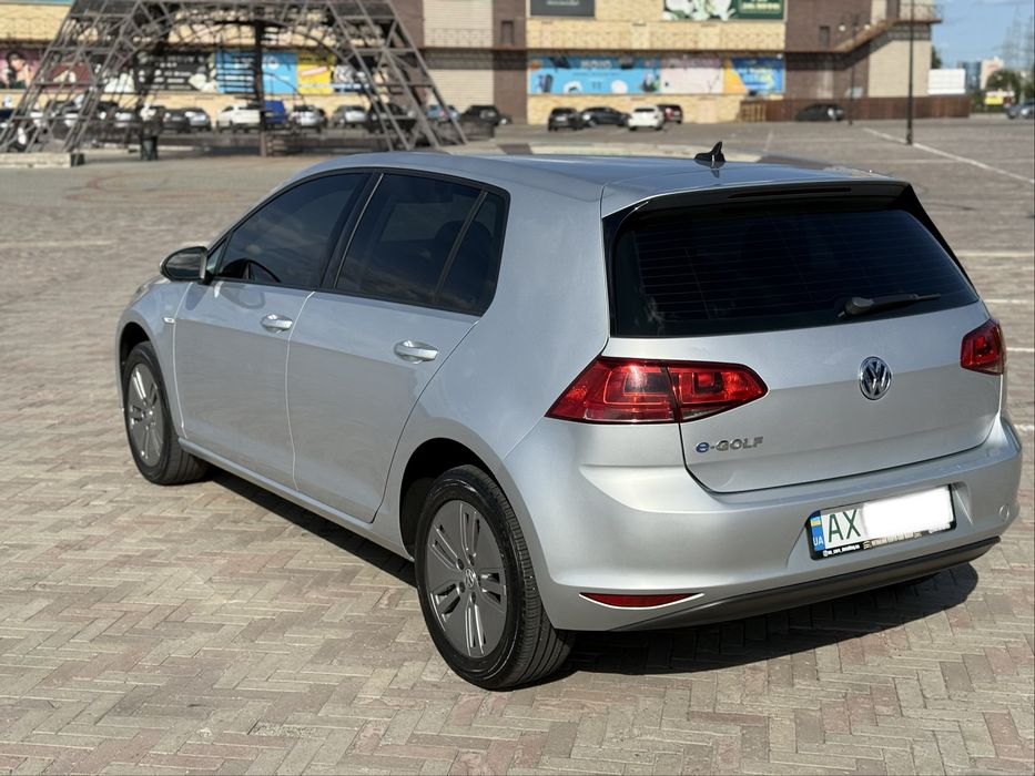 Volkswagen e-GOLF 2016