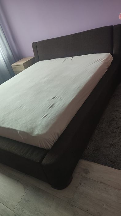 Cama de casal com estrado