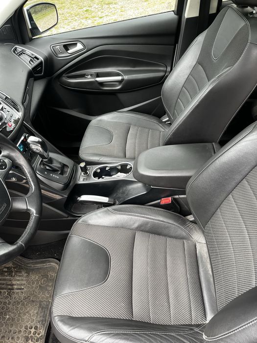 Ford Kuga Titanium 2.0 Tdci 4x4 Panorama , Półskóra , 1 właściciel , Hak, kamera cofania