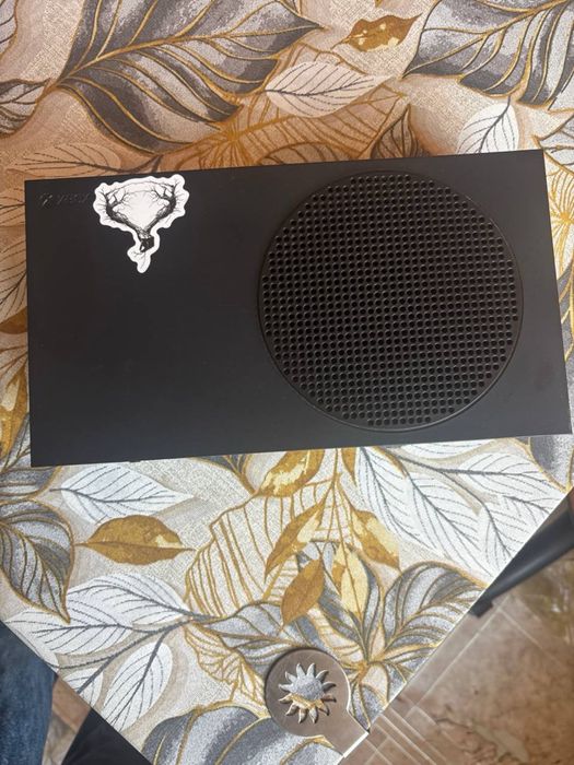 Продам Xbox Series S 1TB