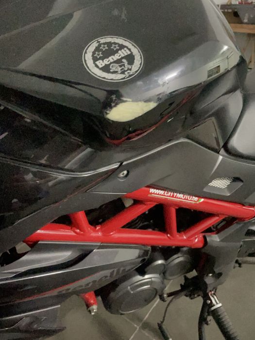 Benelli bn 125.
