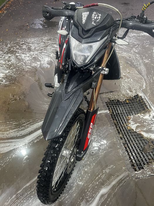 Продам мотоцикл 250