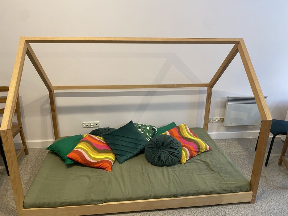 Lóżko domek sosnowe 120x 200