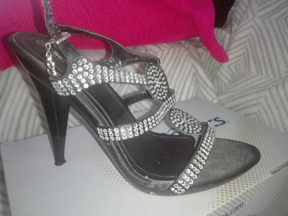 Sapatos pretos c.