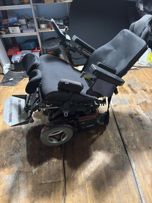 Permobil C400 Електрична інвалідна коляска