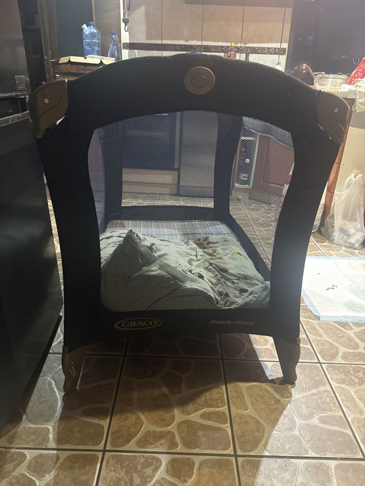 Sprzedam łóżeczko graco za 10 kinder joy