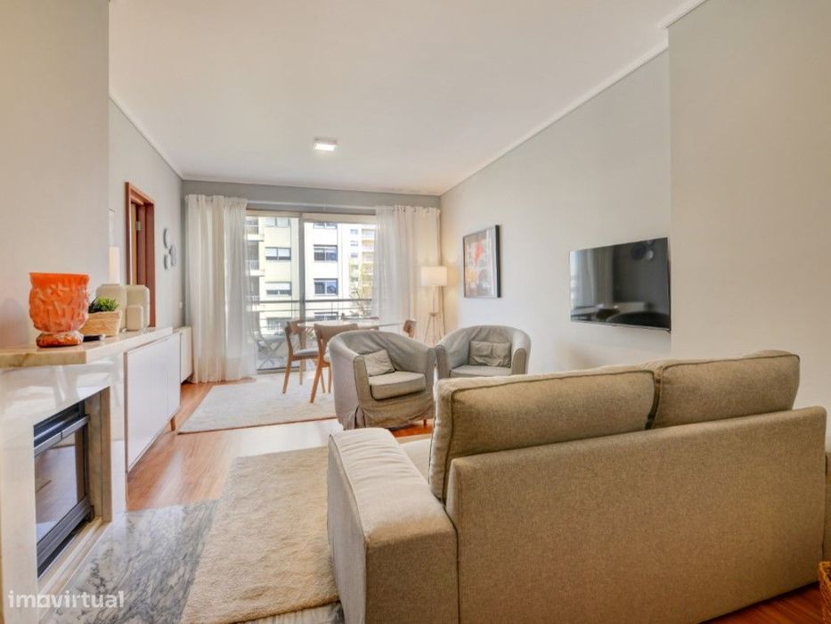 Apartamento T2 mobilado para arrendar no Aviz, Porto