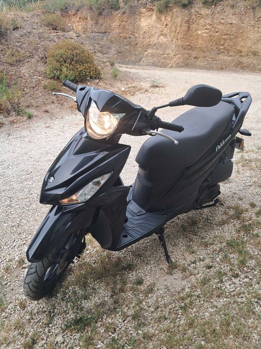 Scooter Suzuki  adress