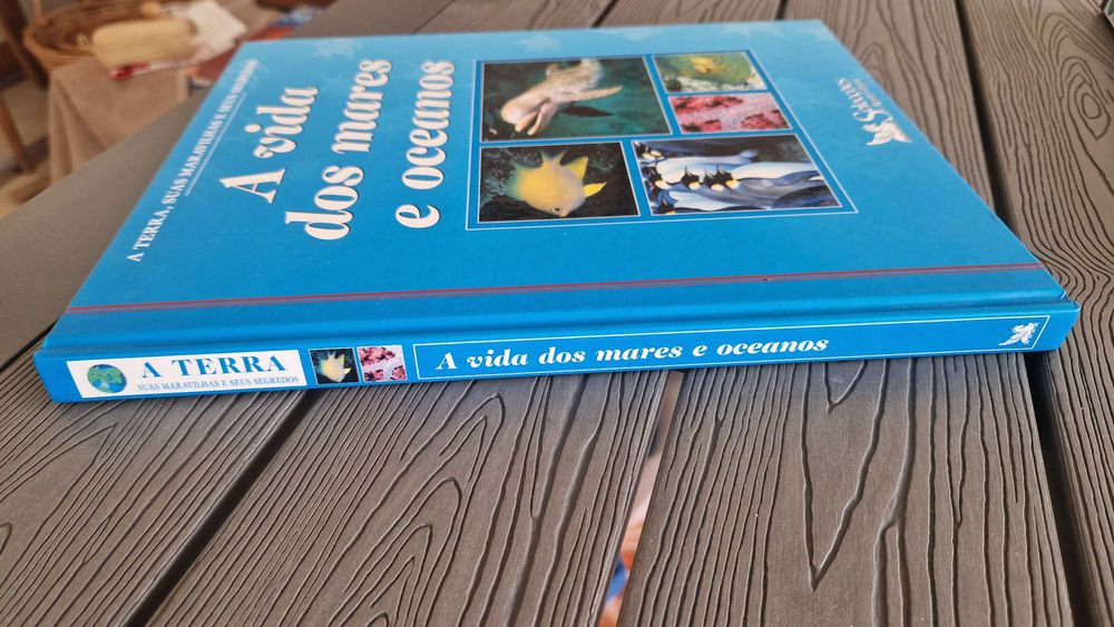 Livro A Vida dos Mares e Oceanos